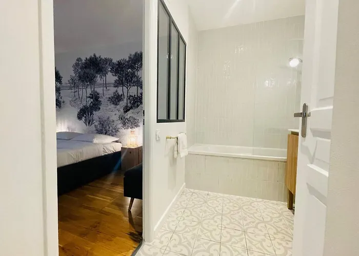 Le Flamant, Centre Ville, Lr132 *