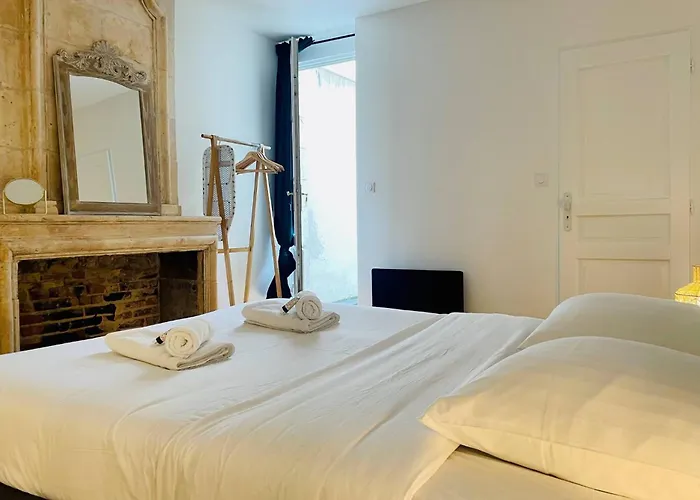 Le Flamant, Centre Ville, Lr132 *