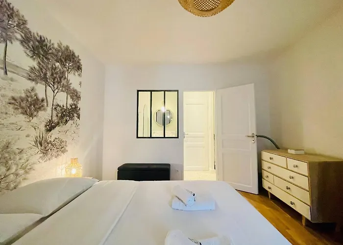 Le Flamant, Centre Ville, Lr132 * La Rochelle (Charente-Maritime)